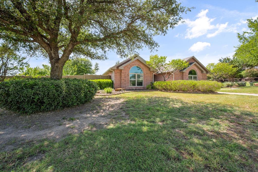 400 Rolling Hills Drive Property Photo 2