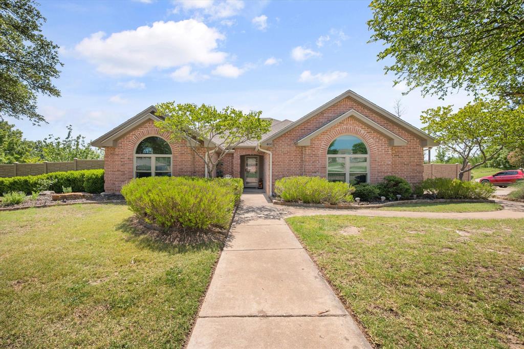 400 Rolling Hills Drive Property Photo 3