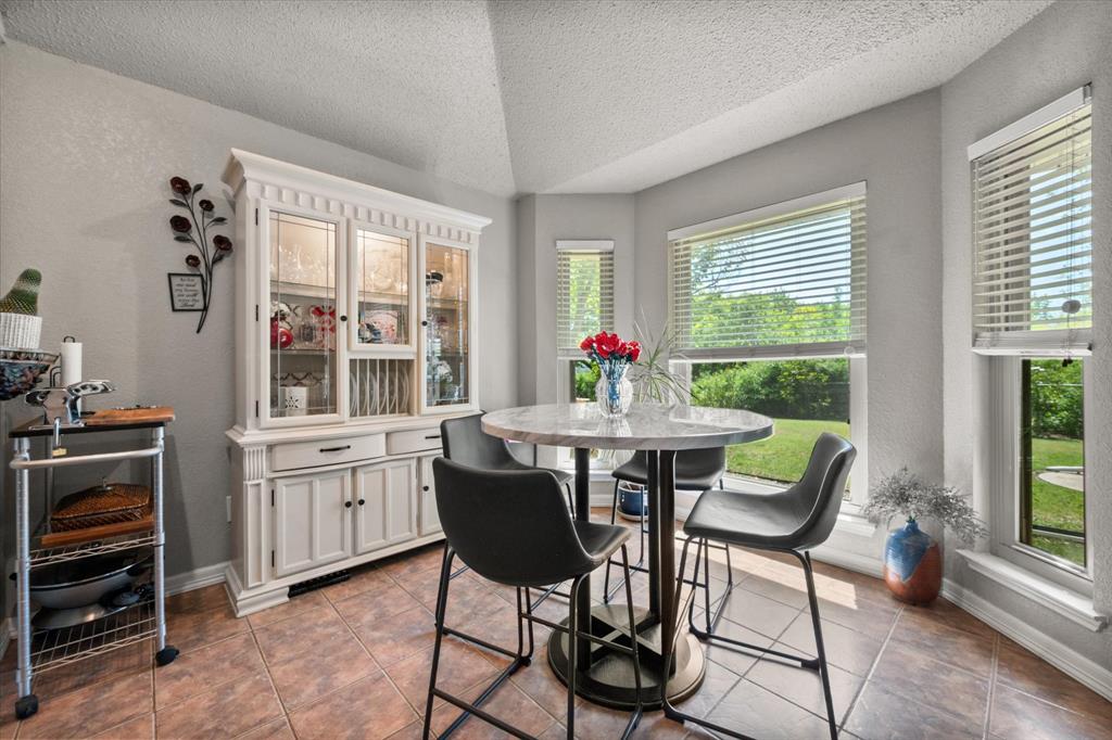 400 Rolling Hills Drive Property Photo 11
