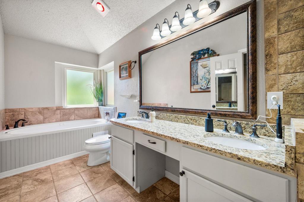 400 Rolling Hills Drive Property Photo 18
