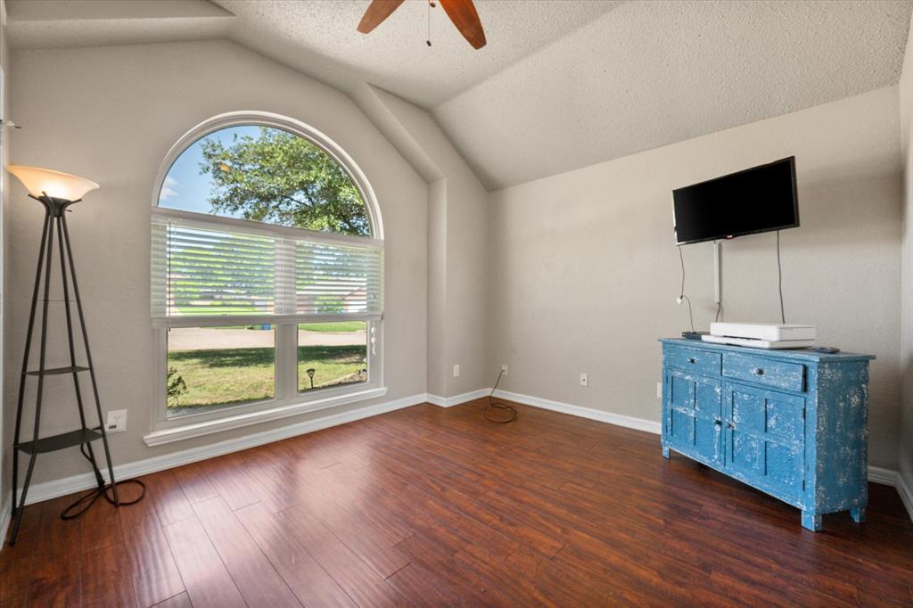 400 Rolling Hills Drive Property Photo 20