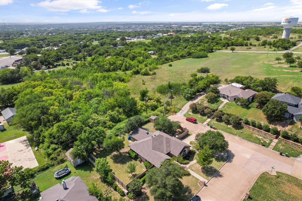 400 Rolling Hills Drive Property Photo 28