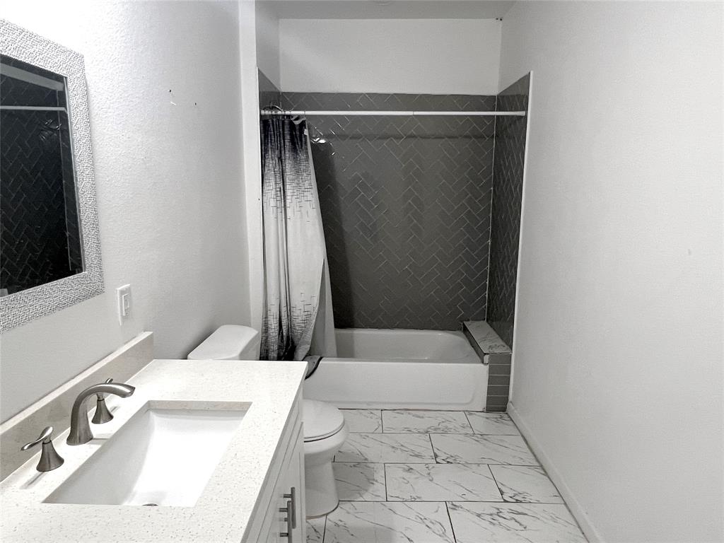 410 Vaden B Property Photo 6