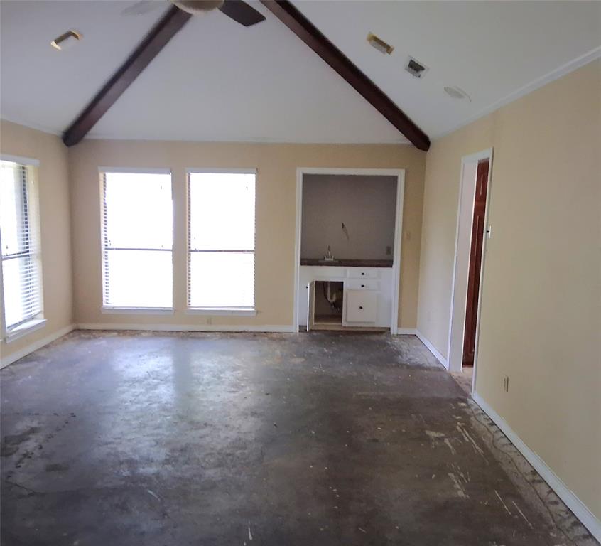 319 Jamie Way Property Photo 6