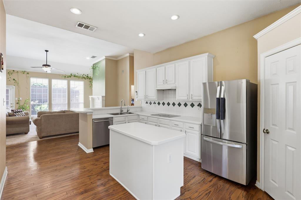 5205 Teddington Park Drive Property Photo 14