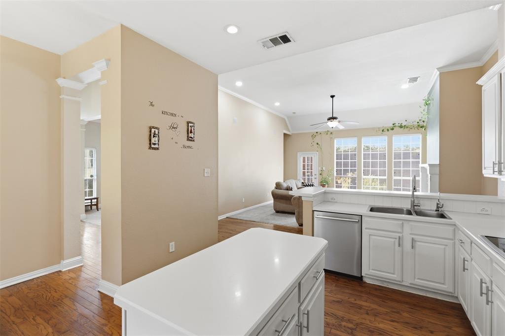 5205 Teddington Park Drive Property Photo 17