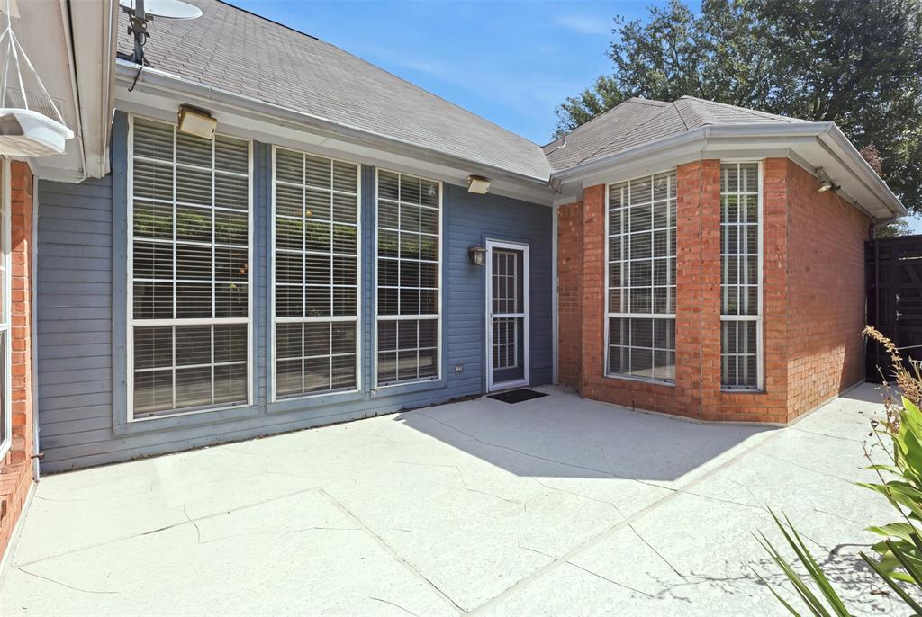 5205 Teddington Park Drive Property Photo 33