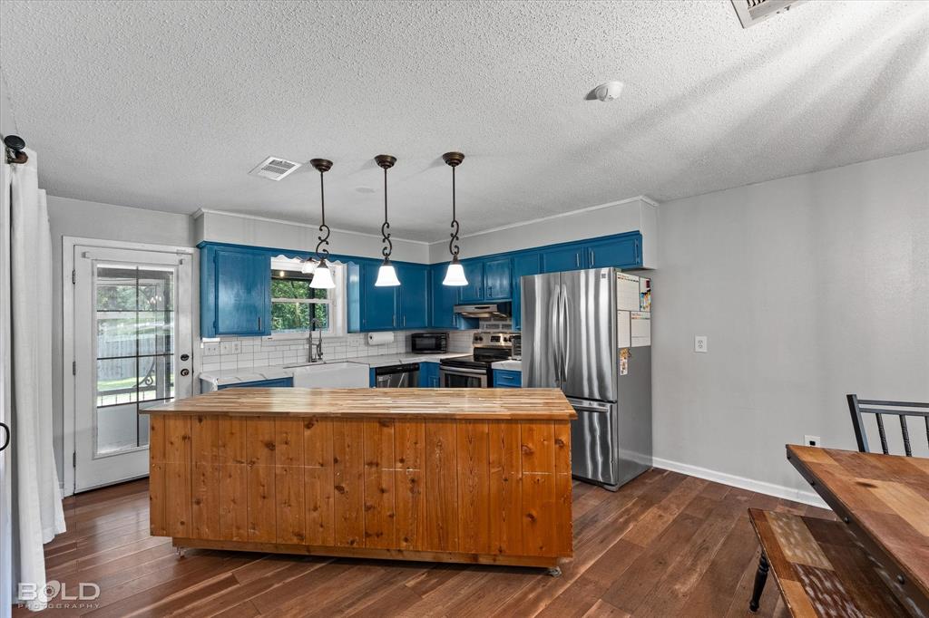 8111 Southdowns Drive Property Photo 16