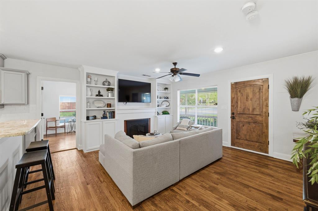 3837 Pershing Avenue Property Photo 6