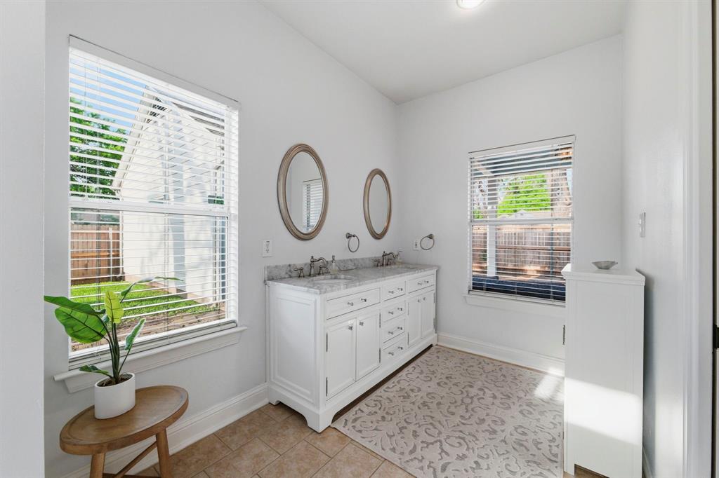 3837 Pershing Avenue Property Photo 21