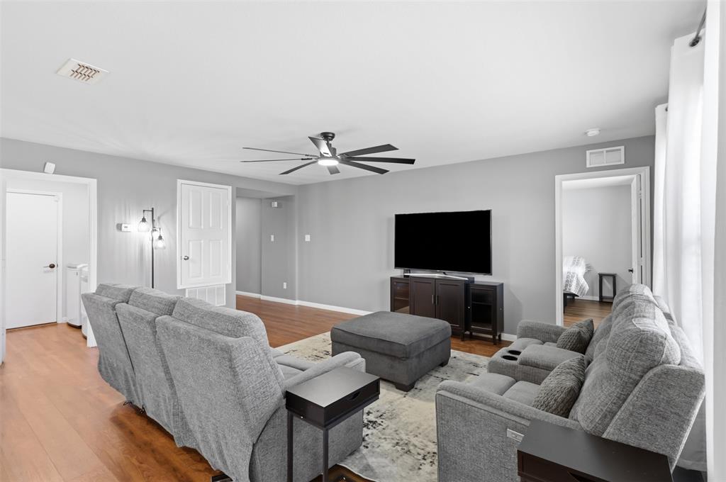 5925 Mountain Bluff Drive Property Photo 5