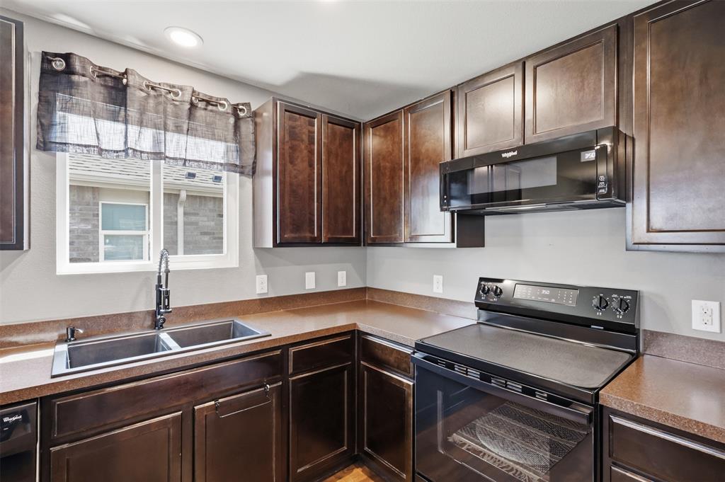5925 Mountain Bluff Drive Property Photo 8