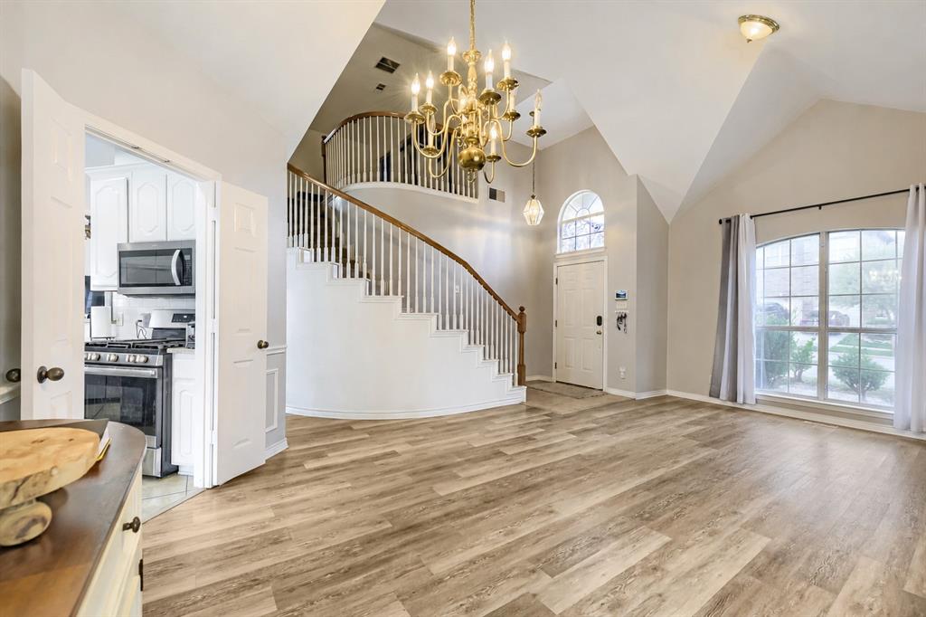5016 Coral Creek Drive Property Photo 2