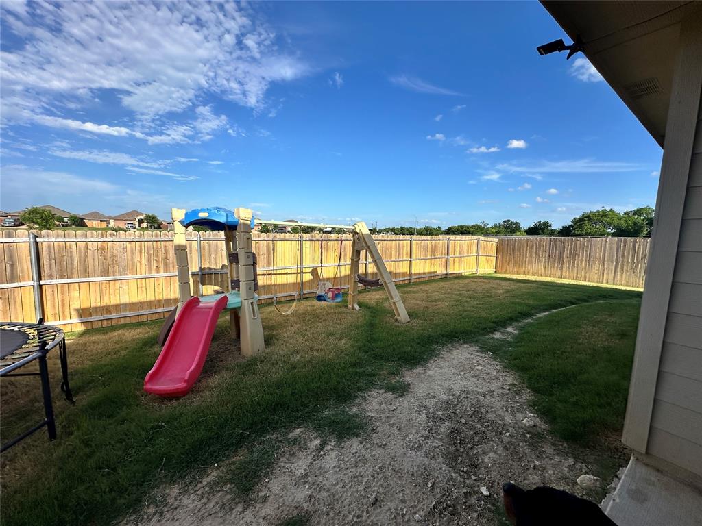 9312 Red Brush Trail Property Photo 4
