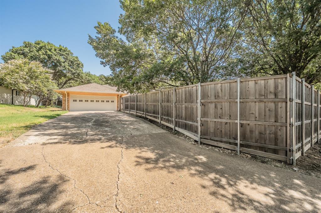 7720 Lone Moor Circle Property Photo 3