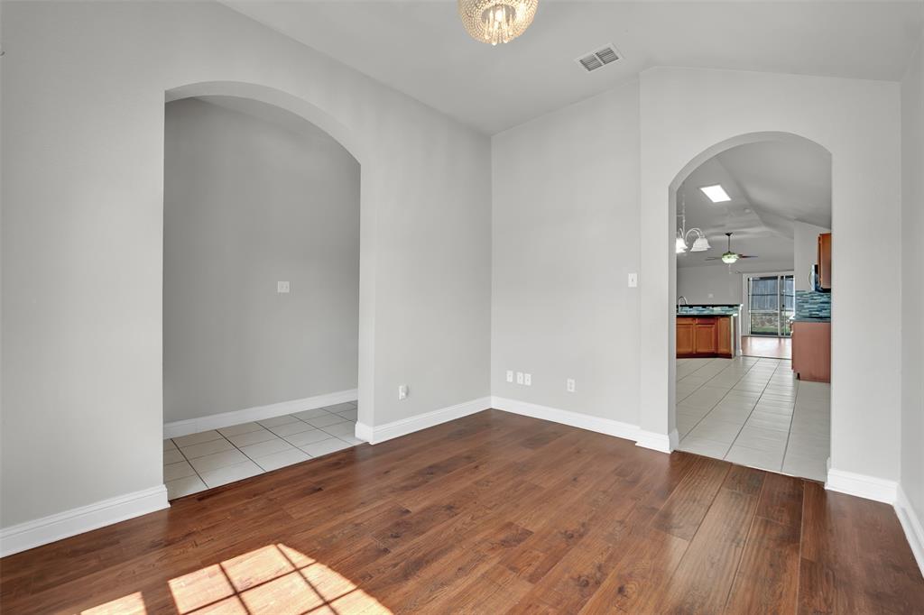 5205 Mirror Lake Drive Property Photo 5