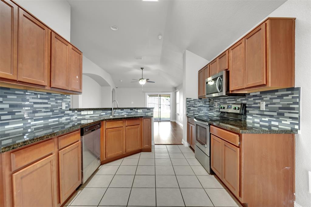 5205 Mirror Lake Drive Property Photo 11