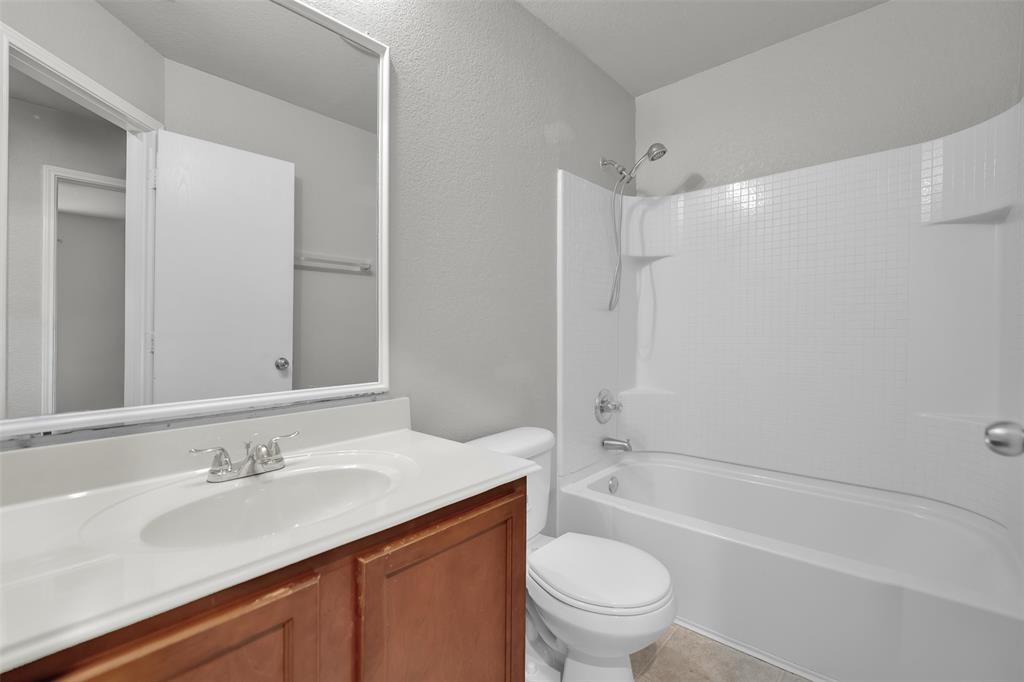 5205 Mirror Lake Drive Property Photo 17
