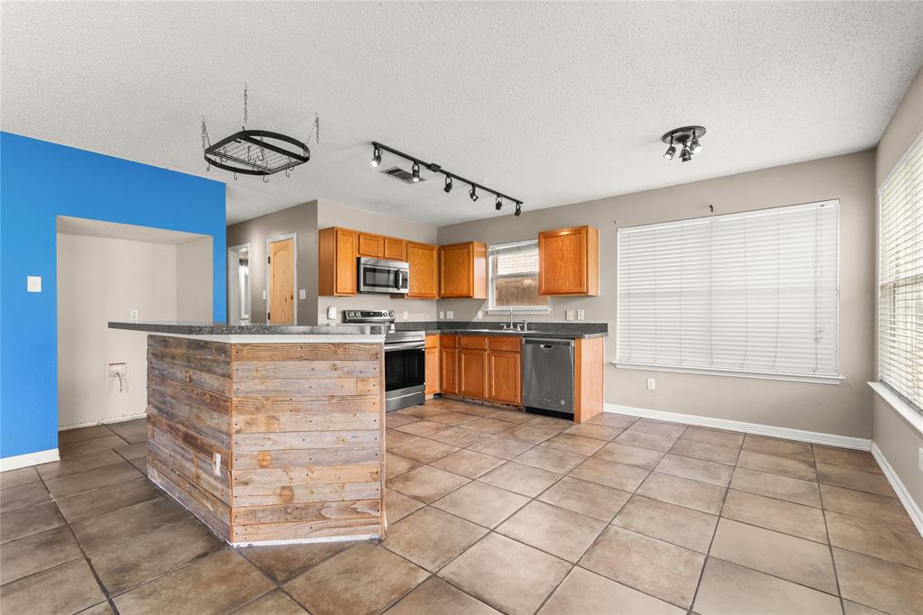 3415 Elmwood Court Property Photo 12