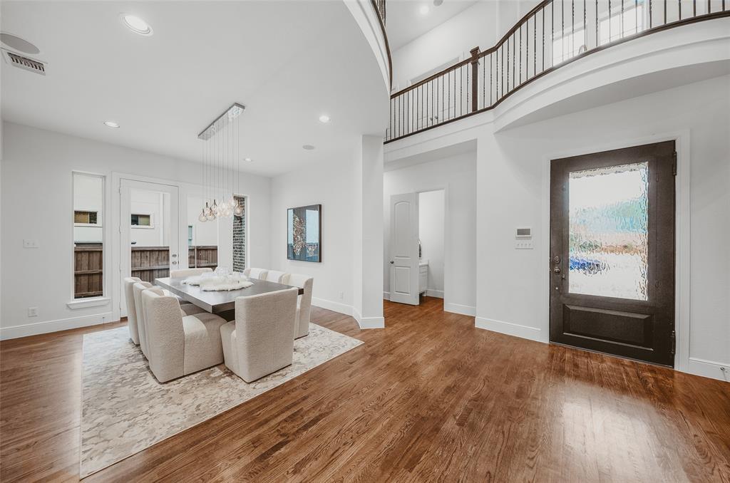 3827 Vanderbilt Lane Property Photo 4