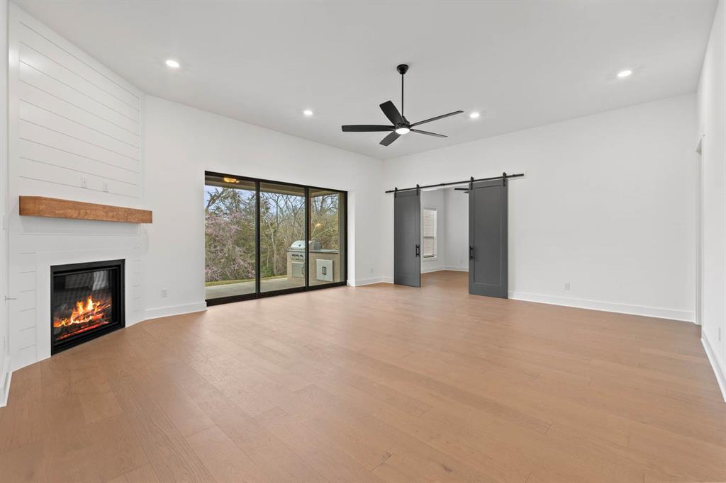 100 Wild Plum Drive Property Photo 8