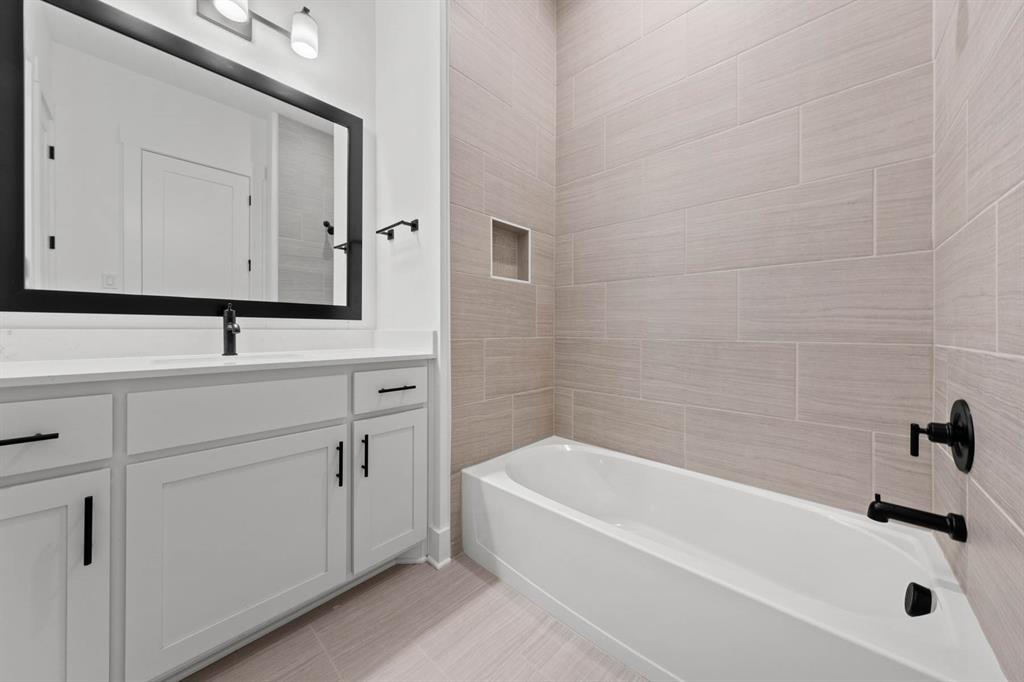100 Wild Plum Drive Property Photo 12