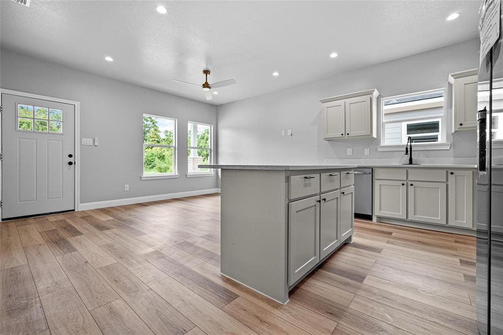 3205 Bourland Street Property Photo 6