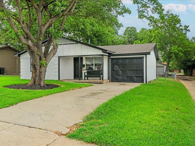 2632 Emerald Drive Property Photo 1