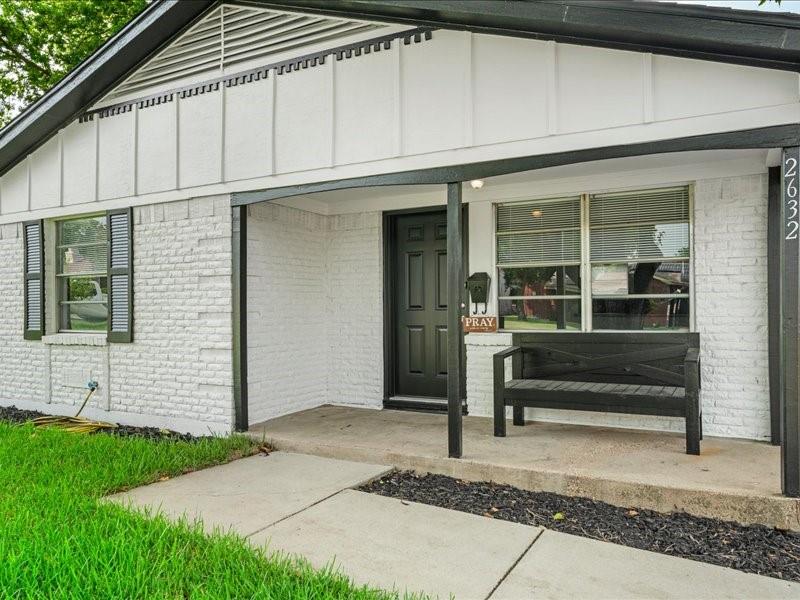 2632 Emerald Drive