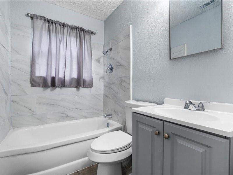 2632 Emerald Drive Property Photo 2