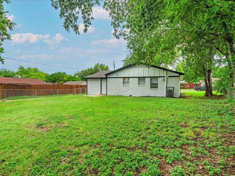 2632 Emerald Drive Property Photo 4