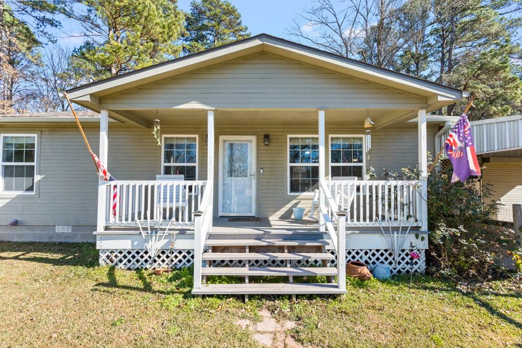 661 Crestwood Drive Property Photo 1