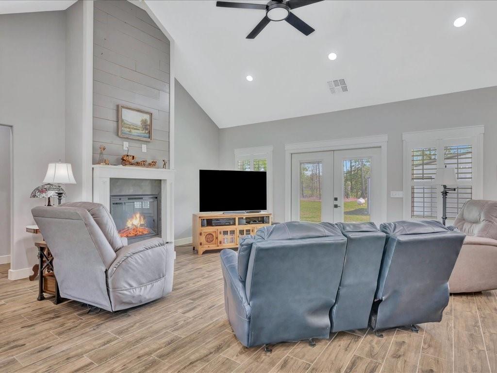 1105 Cc Road Property Photo 12
