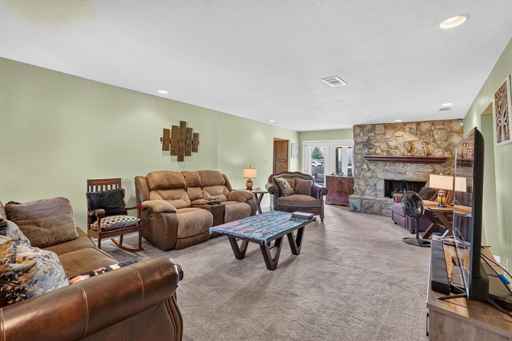 184 Oakhurst Drive Property Photo 4