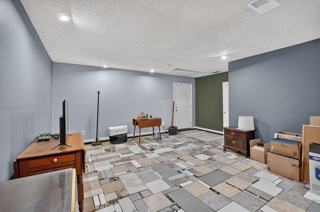184 Oakhurst Drive Property Photo 22