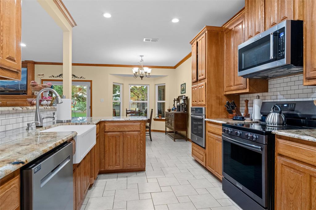 128 Meandering Way Property Photo 14