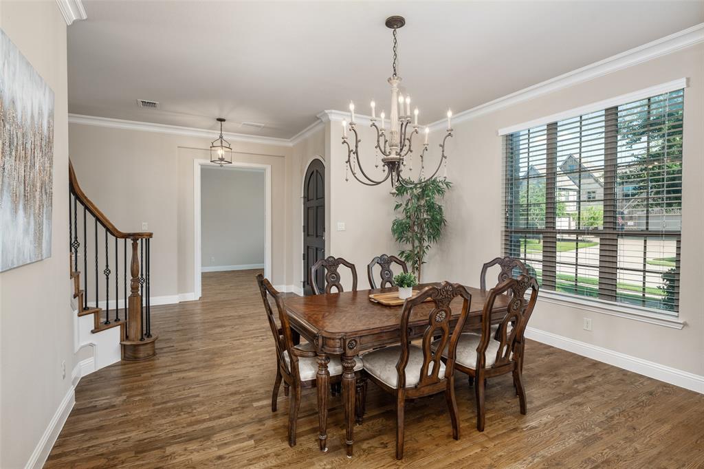 1041 White Crest Lane Property Photo 7