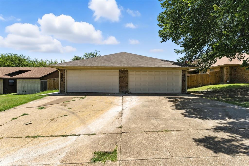 6905 W Cleburne Road Property Photo 1
