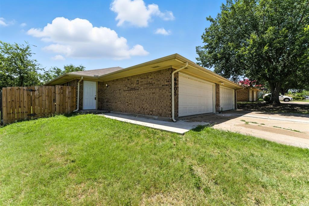 6905 W Cleburne Road Property Photo 2