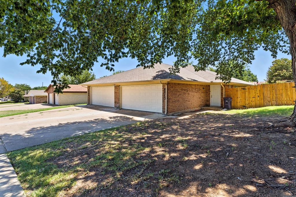 6905 W Cleburne Road Property Photo 3