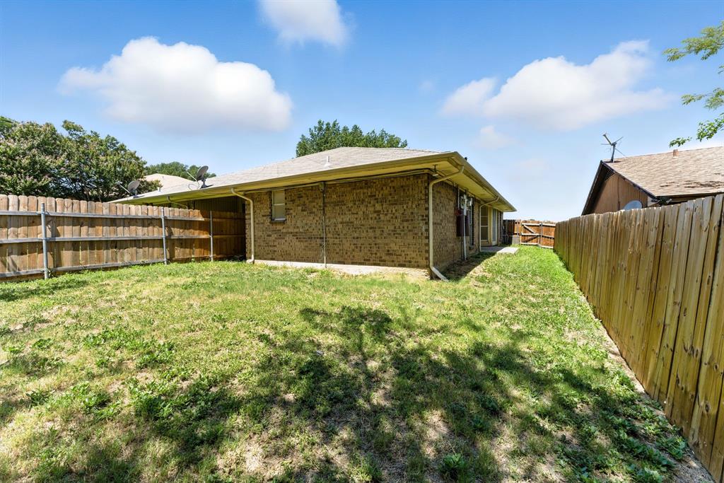 6905 W Cleburne Road Property Photo 5