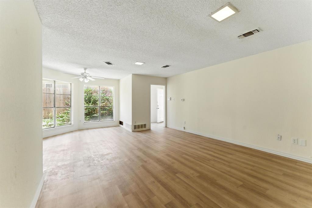 6905 W Cleburne Road Property Photo 6