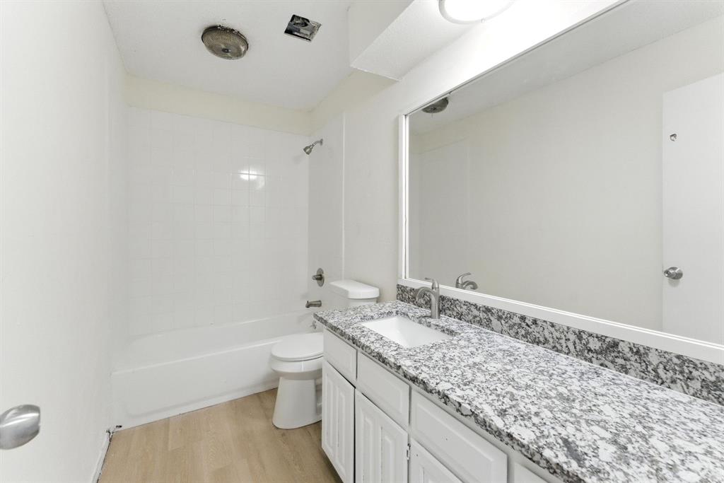 6905 W Cleburne Road Property Photo 20
