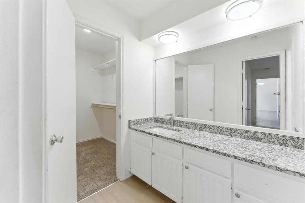 6905 W Cleburne Road Property Photo 26