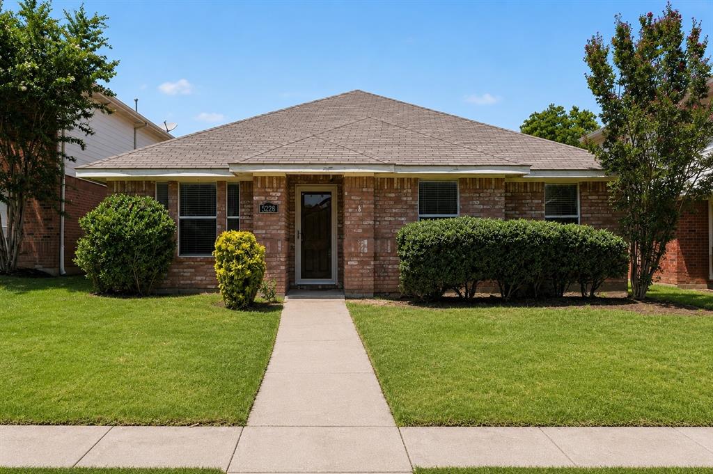 5228 Boxwood Lane Property Photo 1