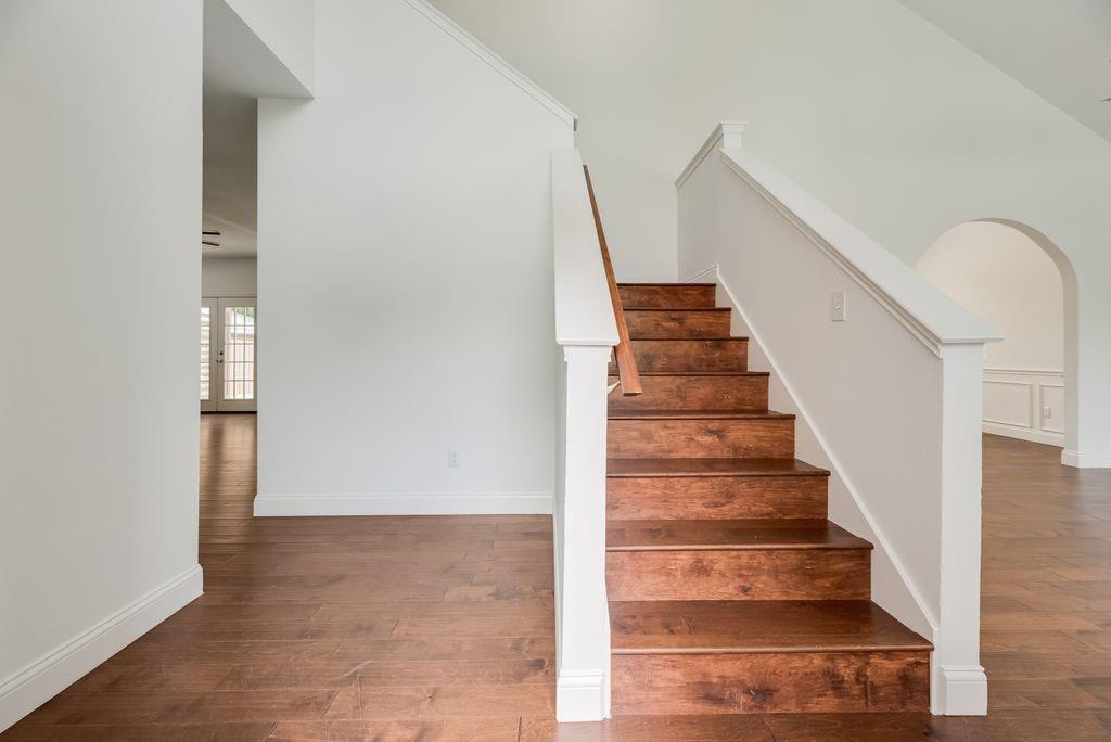 1305 Meadowbrook Drive Property Photo 3