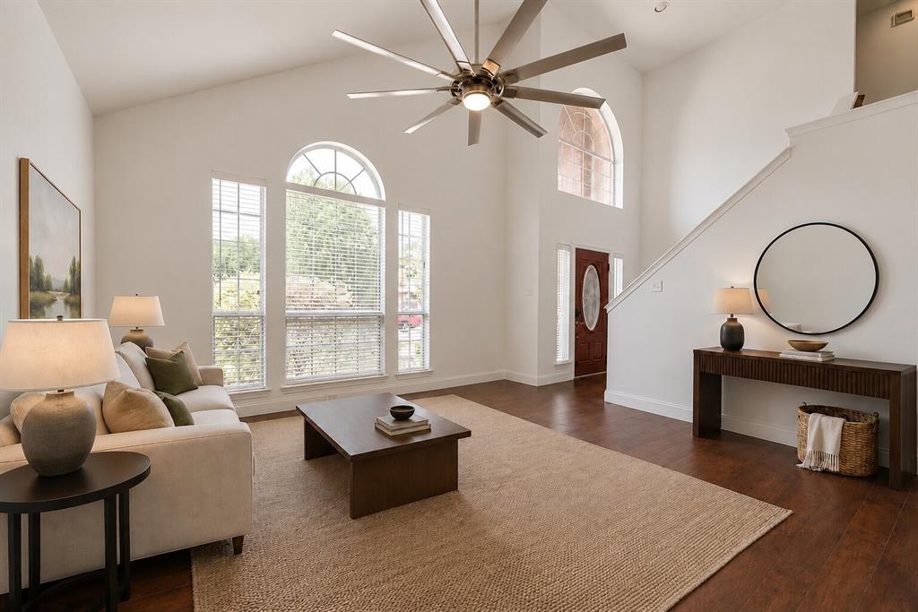 1305 Meadowbrook Drive Property Photo 5