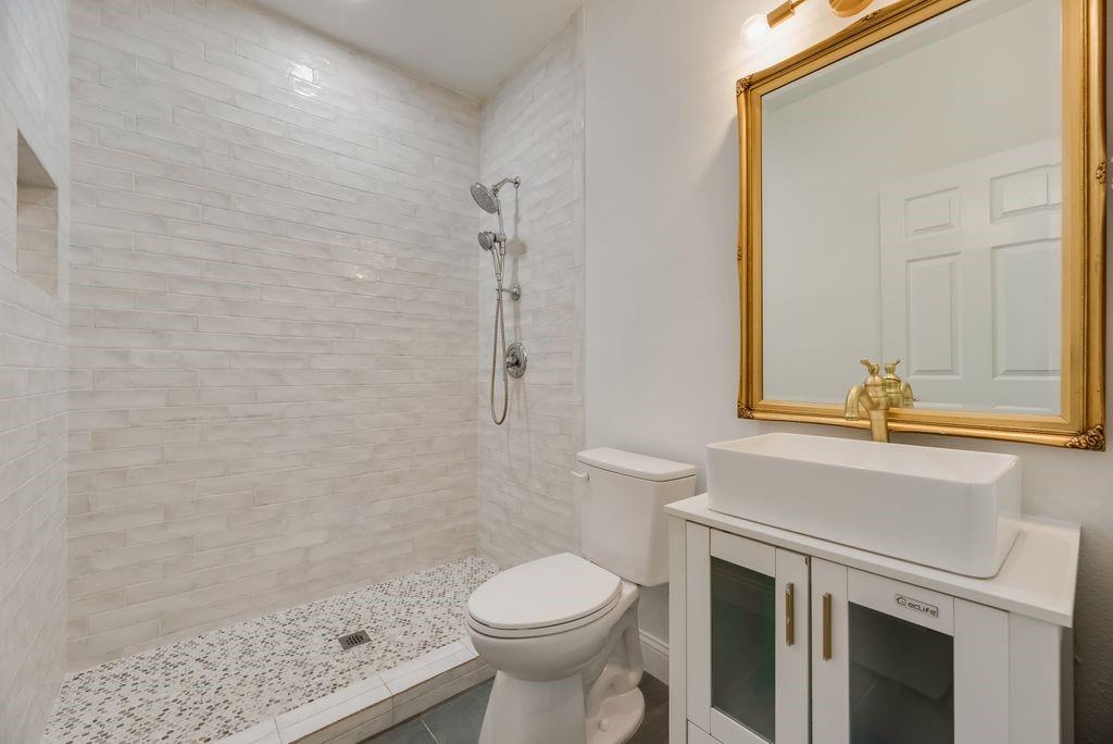 1305 Meadowbrook Drive Property Photo 9