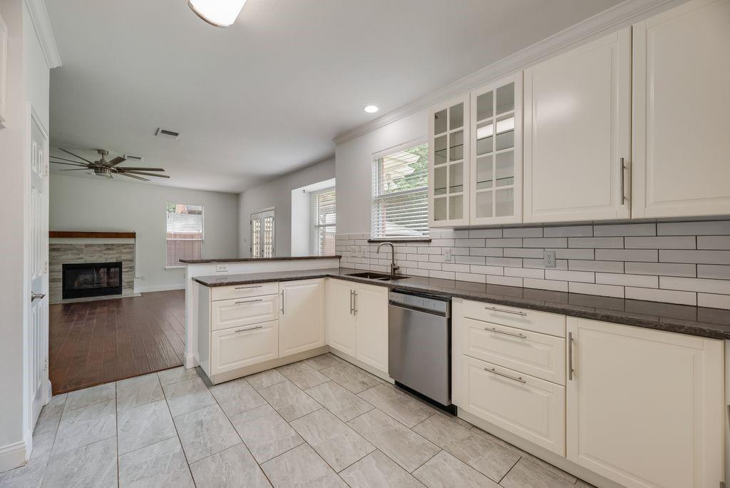 1305 Meadowbrook Drive Property Photo 11