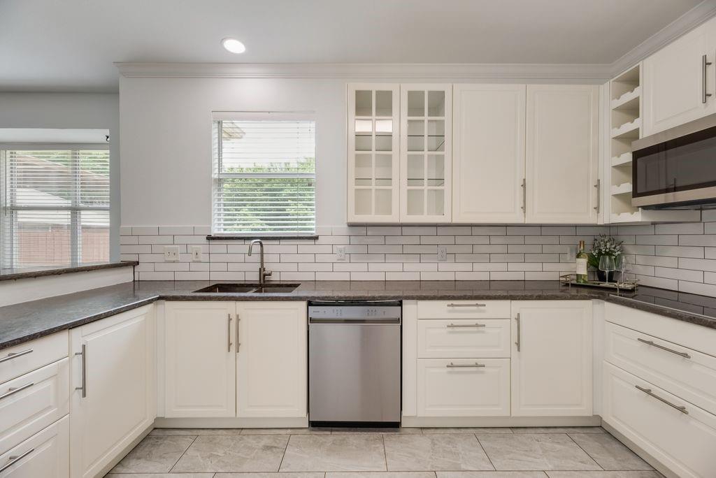 1305 Meadowbrook Drive Property Photo 12